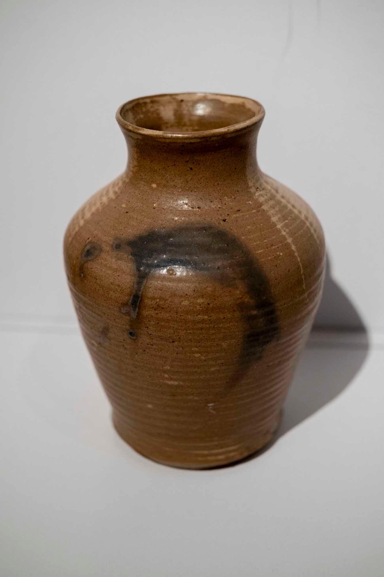 Large Side Shell Vase Brown